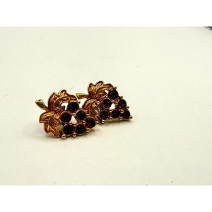 Vintage Avon Purple‎ Grape Cluster Pierced Stud Earrings Gold Tone